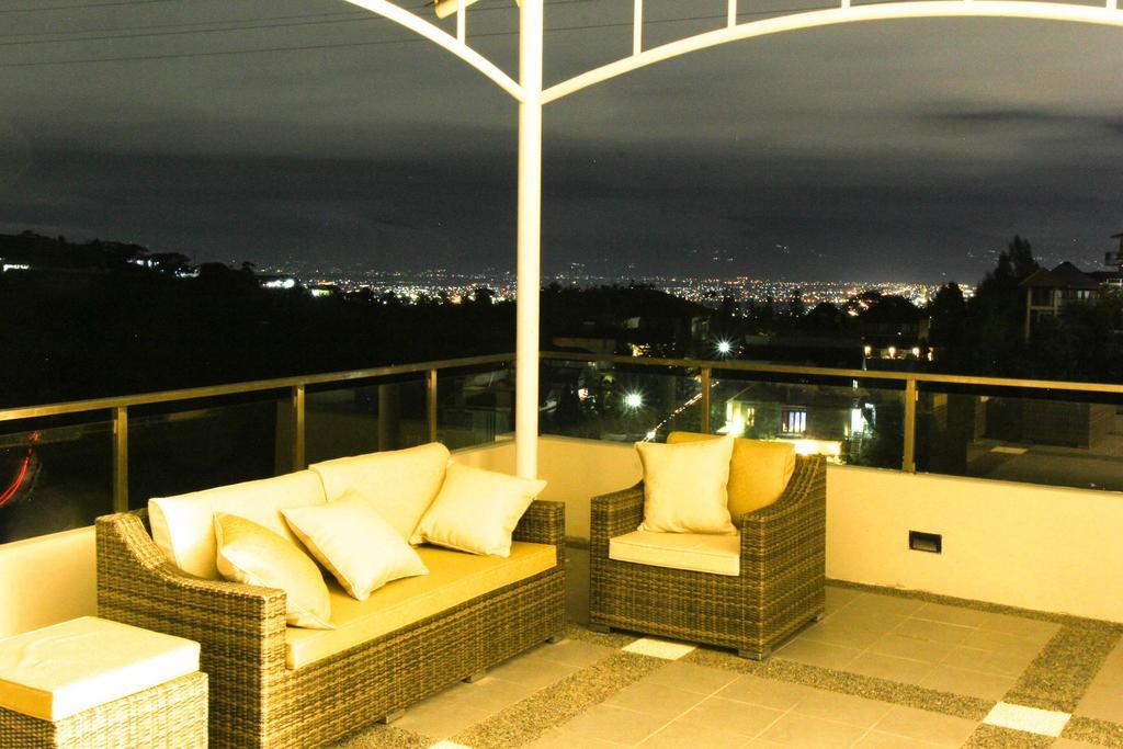 Daily Home Villa Dago Bandung Bilik gambar